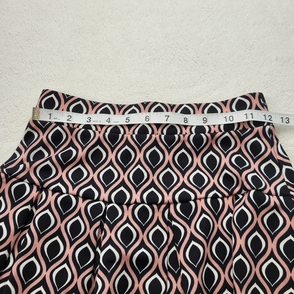 Jolie and Joy Girl's Size Med (10/12) Flaired Short Skirt Geometric Print